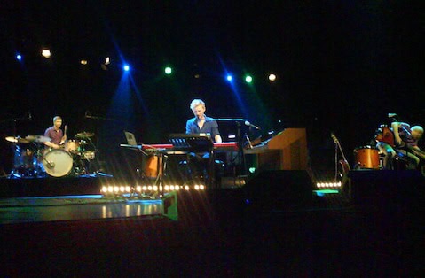 Tässä kuvassa Ewert and The Two Dragons soittaa Tallinnassa. Tallinna, Tavastia, aivan sama näillä liksoilla. 