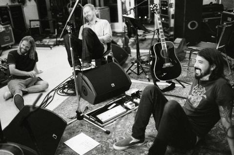 Post image for Foo Fighters studioon Nirvanan Nevermindin tuottajan kanssa
