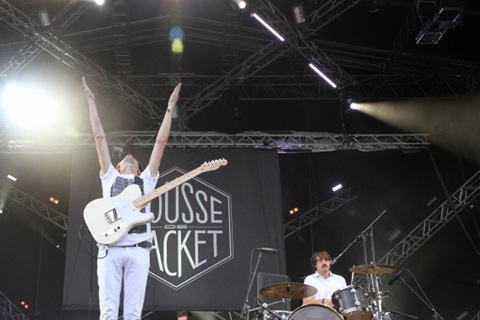 Housse de Racket esittää y-kirjainta