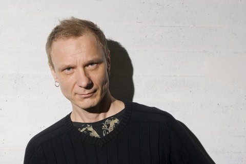 Post image for Ismo Alanko: ”Asan suunnassa on suomalaisen biisilyriikan tulevaisuus”