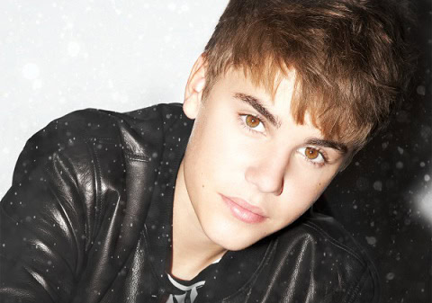 Justin-Bieber_Mistletoe1.jpg