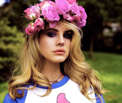Post image for Blue Velvet soi ja kääpiö astelee esiin samettiverhoista – tämä ei ole David Lynchiä, vaan Lana Del Reyn mainos