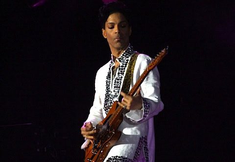 http://www.rumba.fi/wp-content/uploads/Prince_at_Coachella.jpg
