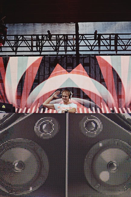 WKND_Armin_2