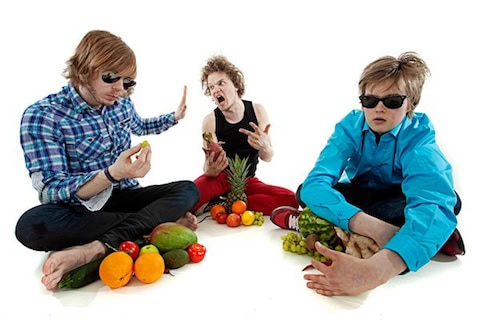 Post image for Wedding Crashersin debyyttialbumi ilmestyy syyskuun lopussa
