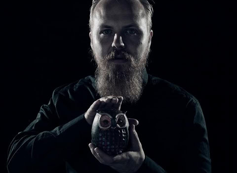 Post image for Antero Lindgren anelee: “Auta, äiti, sisälläni asuu hirviö”