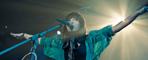 Post image for Haastattelussa Viron keijukaistyttö Iiris: “En inhoa mitään musiikkia. Iskelmäkin toimii kännissä kuin häkä!”