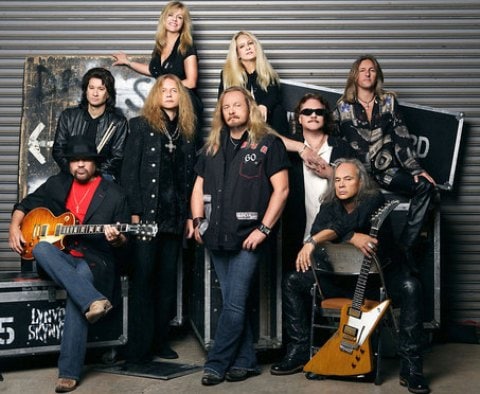 Post image for Lynyrd Skynyrd luopuu Etelävaltioiden lipusta saaden Alabaman poikain vihat niskoilleen