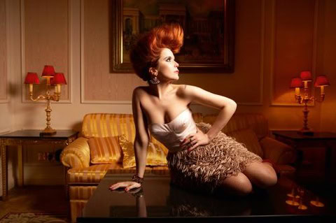 Post image for Paloma Faith: Fall to Grace – Sielutonta uussoulia ja ulkoa opeteltuja maneereita