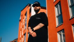 Kotimaisen hiphopin työmyyrä 30 vuotta – heinäkuun bileissä esiintymässä kaksi legendaarista jenkkiräppäriä