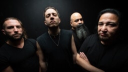 Industrial metalin pioneeri saapuu kahdelle keikalle Suomeen