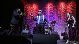Valtavaksi viraali-ilmiöksi noussut Postmodern Jukebox saapuu jälleen Suomeen