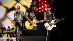 Guns N’ Roses saapuu Tampereelle ensi maanantaina – lue täältä tärkeitä käytännön ohjeita jättikonserttiin liittyen