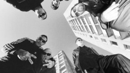 Valtavassa nousussa oleva ruotsalainen post-punk -yhtye saapuu Suomeen