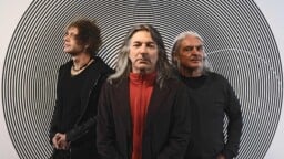 40 vuotta sitten perustettu industrial-rockin pioneeriyhtye saapuu Suomeen