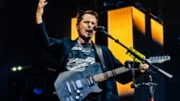 Muse kietoi festivaaliyleisön pikkusormensa ympärille: ”Tuntui kuin bändin jäsenillä olisi Suomessa oikeasti ihan kivaa”