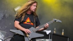 Suomalainen metallilegenda myy kitaraansa: hinta 35000 euroa