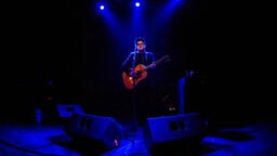 Yli 30-vuotisen uran tehnyt kulttiyhtye saapuu viimein Suomeen – lämmittelijäkin täyttä kultaa