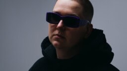 Tämä suomalainen työstää musiikkia kansaivälisten supertähtien kanssa – julkaisi nyt oman tuottajalevyn