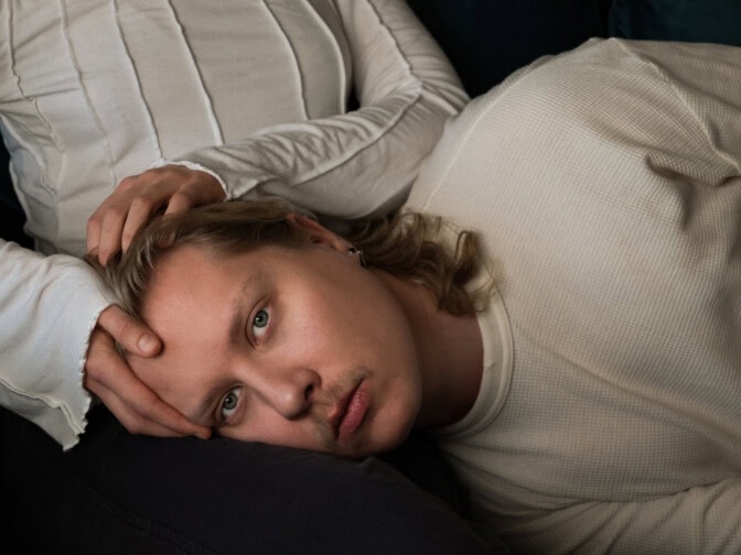 Edicti julkaisi uuden singlen – “Mua kiinnosti kirjottaa elämänmittaisesta rakkaudesta sillä kulmalla, että pitkä onni päättyy lähes aina traagiseen kuvaan”