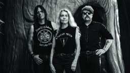 Dead Moon -legenda Toodoy Cole saapuu Suomeen peräti neljälle keikalle