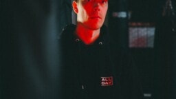 Suosikkisuomiräppärisi suosikkisuomiräppäri julkaisi uutta musiikkia – sämplää harvinaisuutta eli hyvää suomireggae-kappaletta