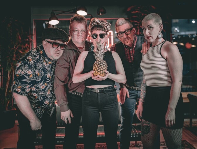 Tutut hahmot Suomen ug-rokkiskenestä yli parinkymmenen vuoden ajalta perustivat bändit – tältä kuulostaa debyyttisingle