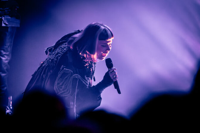 Vain elämää -sarjan myötä kaiken kansan tietoisuuteen tullut Vesta kiertueella – katso kuvagalleria Turusta täältä