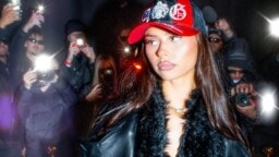 Alina Burnetin debyyttialbumi on ilmestynyt – “Tää levy näyttää kaikki mun puolet ja avaa mulle uuden aikakauden”