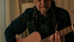 Daniel Lanois saapuu Suomeen todelliselle erikoiskeikalle