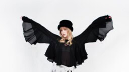 Ellis julkaisi ensimmäisen ep-levynsä – ”Kappaleet ovat kuin pikku roadtrip mun ajatusten ja huolien sisään laulujen muodossa”