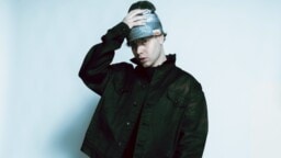 Tauolta palannut Gabri jatkaa ahkeraa julkaisutahtia uudella singlellä – ”Tää on iso osa sitä, mihin suuntaan oon menossa”