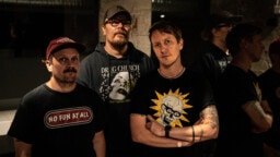 Suomalainen punkbändi julkaisi todellisen turbopaketin: yhdeksän kappaletta kymmeneen minuuttiin