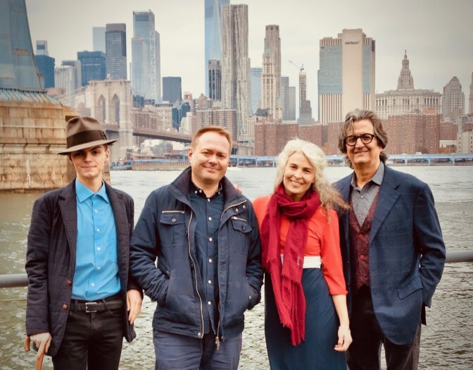 Ranskaan kotiutunut näyttelijä-muusikko Irina Björklund julkaisee uuden levyn tällä viikolla