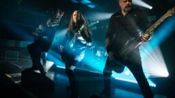 The Halo Effect Suomeen Lacuna Coilin kanssa kahdelle keikalle