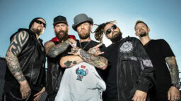 Five Finger Death Punch saapuu Suomeen