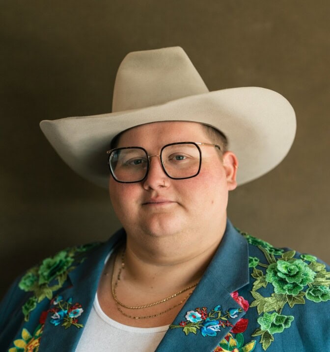 Kovassa nosteessa oleva americanan ja countryn taitaja Joshua Ray Walker saapuu Suomeen