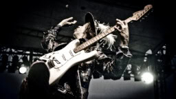 Maailman arvostetuimpiin Jimi Hendrix -tribuuttiartisteihin lukeutuva kitaristi-laulaja saapuu Suomeen kahdelle keikalle