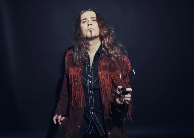 Tähdet, Tähdet- ja Masked Singer Suomi -ohjelmista koko kansan nimeksi noussut Jarkko Ahola kiertueelle