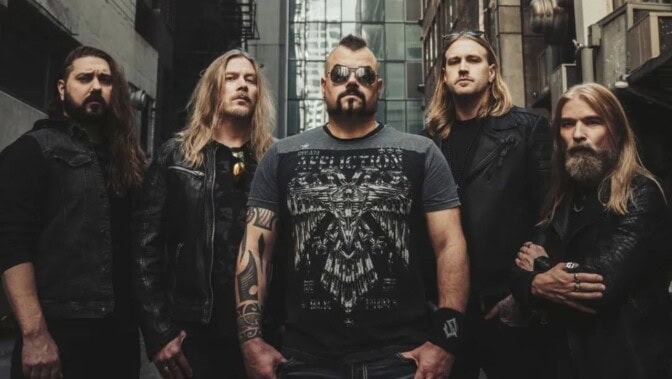 Ruotsalainen sotaheviyhtye Sabaton saapuu Suomeen